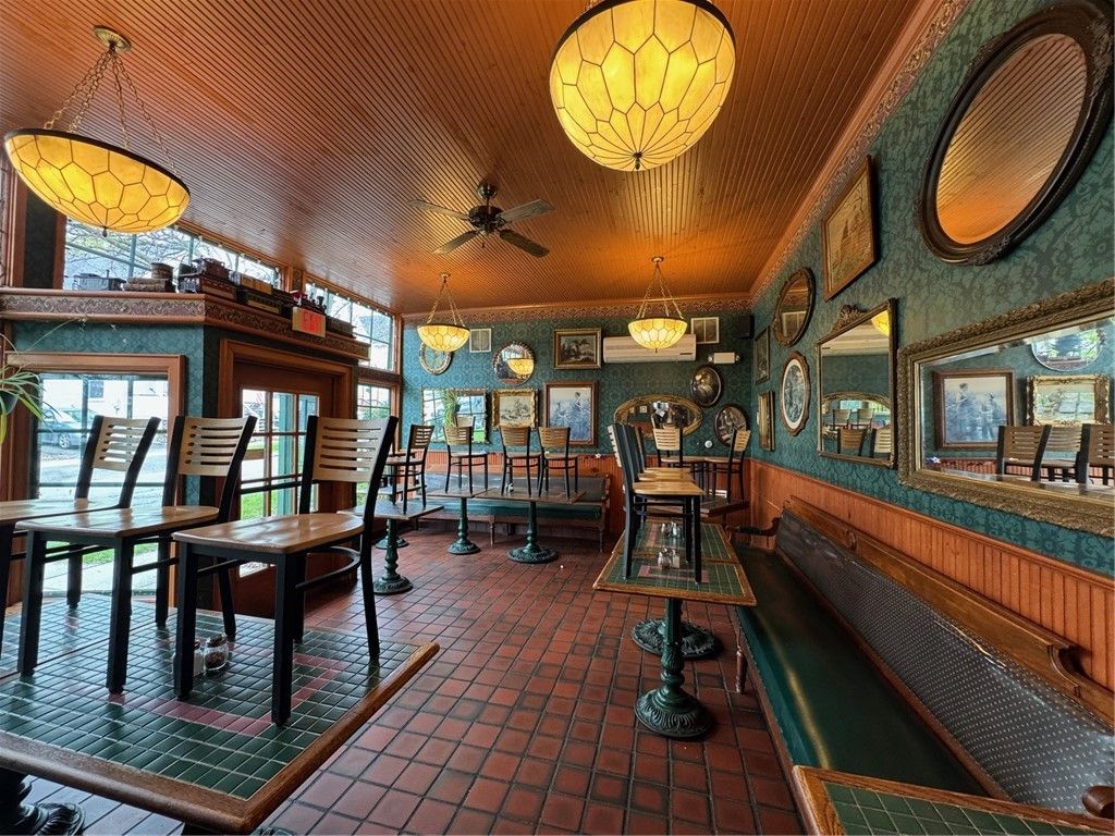 Dining room, Interior, Pendant Lights