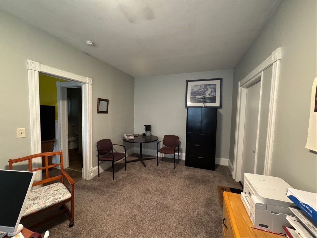 Home Office, Interior