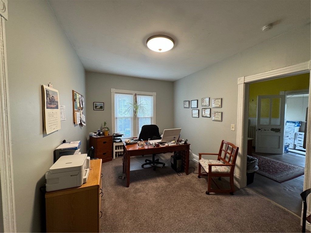 Home Office, Interior