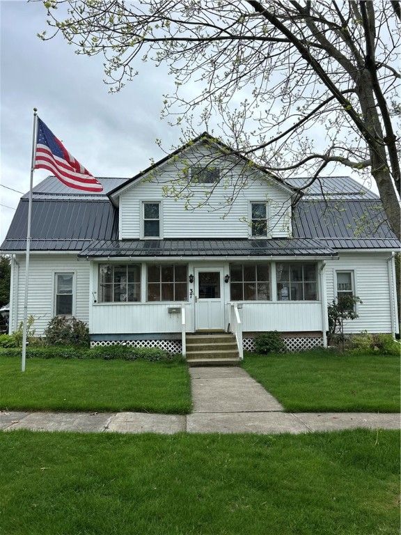 Exterior, Facade, Farmhouse