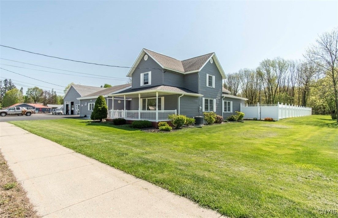 Backyard, Exterior, Facade, Queen Anne Victorian