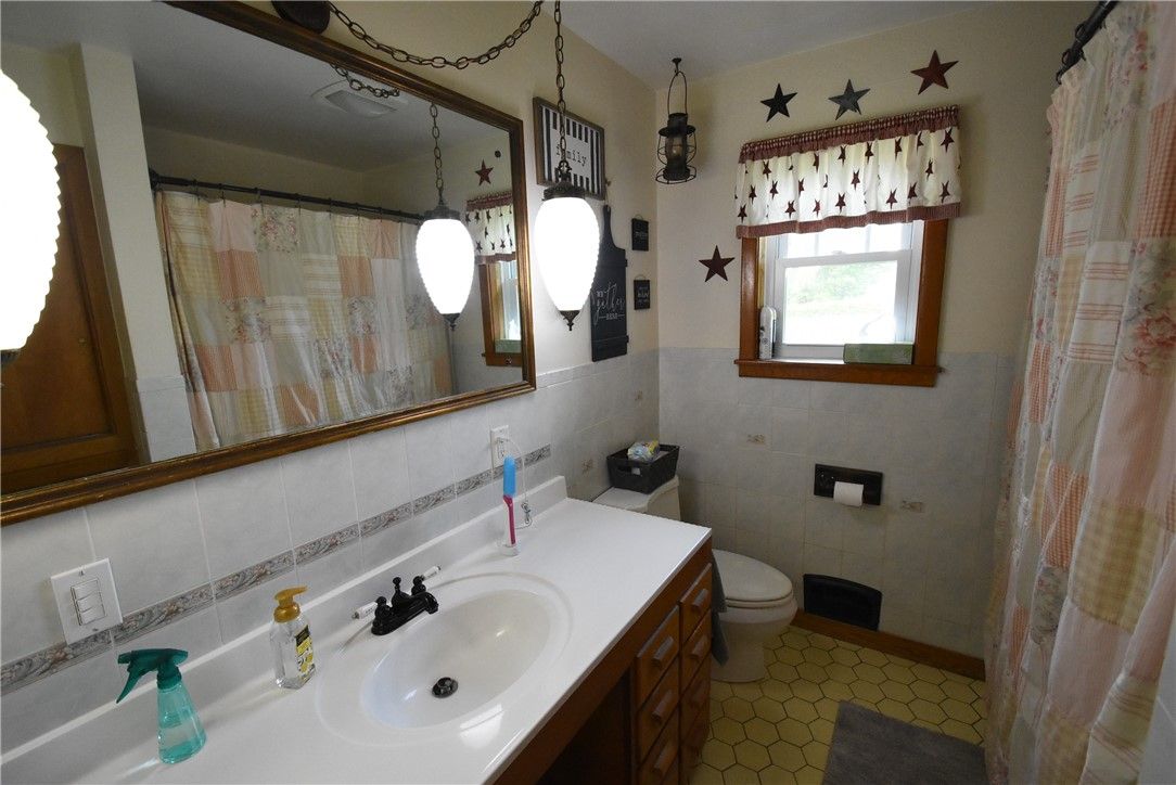Bathroom, Interior, Pendant Lights