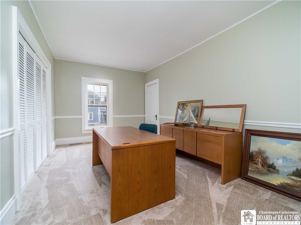 Home Office, Interior