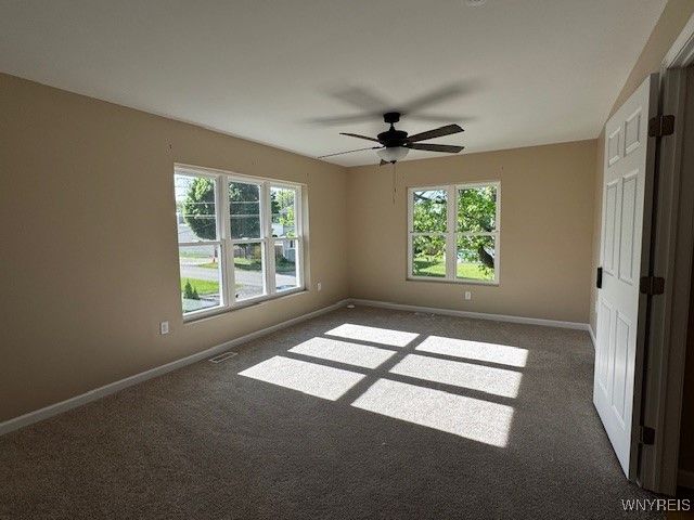Empty room, Interior