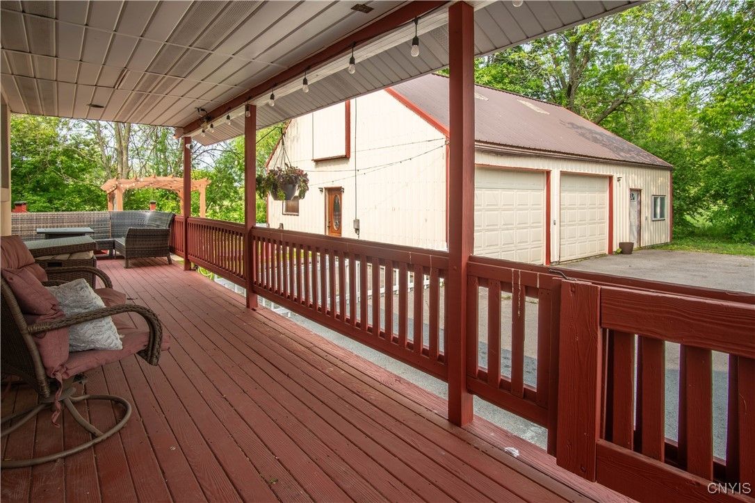 Detached Garage, Exterior