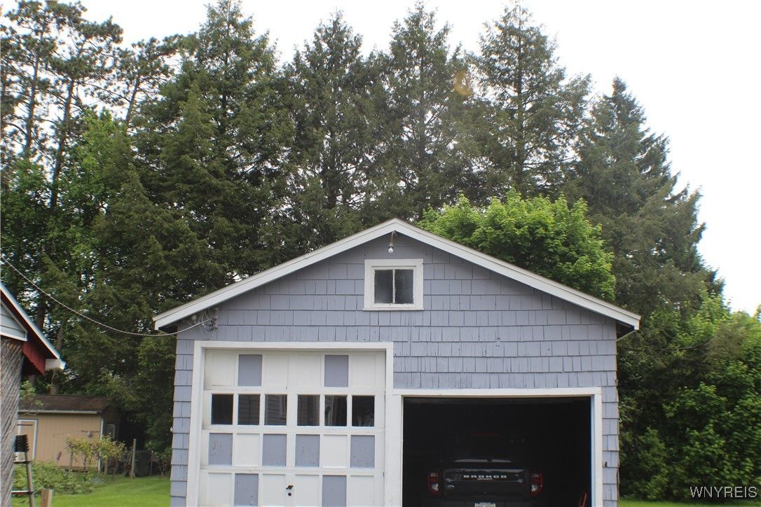 Detached Garage, Exterior