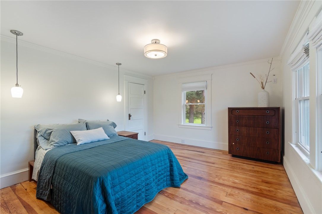 Bedroom, Interior, Pendant Lights, Wood Texture Flooring