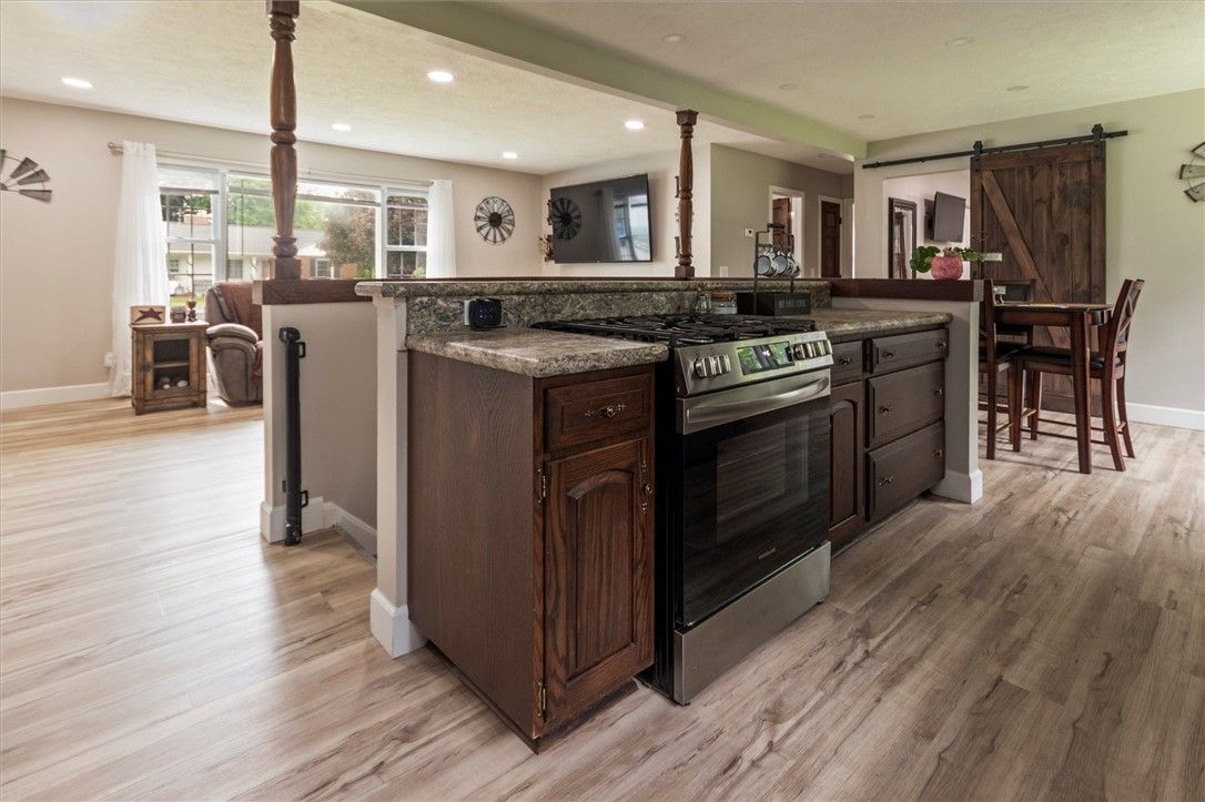 Dining room, Interior, Kitchen, Recessed Lighting, Wood Texture Flooring