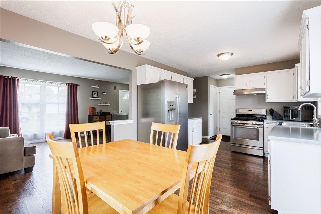 Dining room, Interior, Kitchen, Stainless Steel Appliances, Wood Texture Flooring