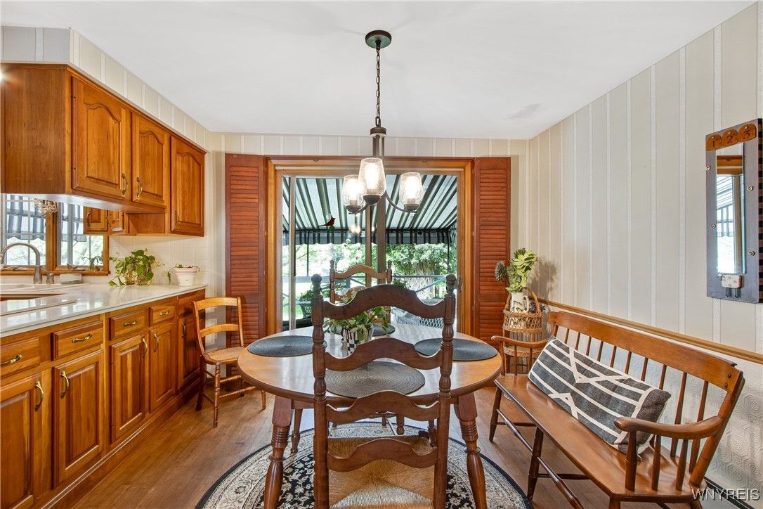 Dining room, Interior, Kitchen, Pendant Lights, Wood Texture Flooring