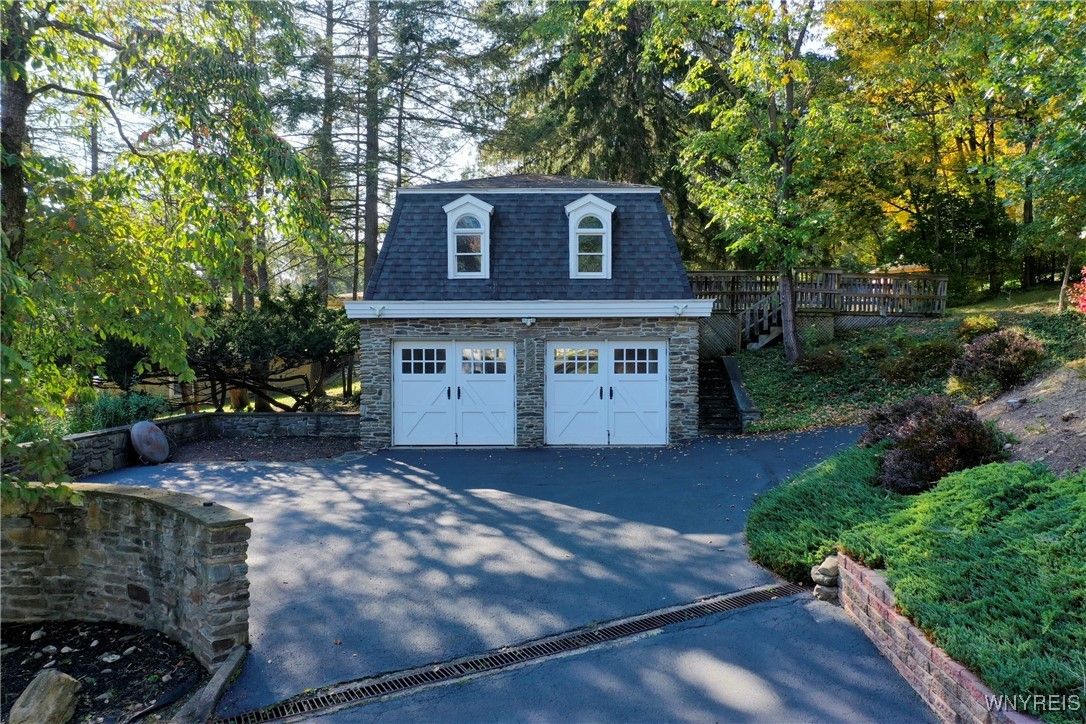 Attached, Exterior, Facade, Cape Cod