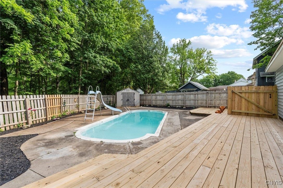 Exterior, Playground, Pool