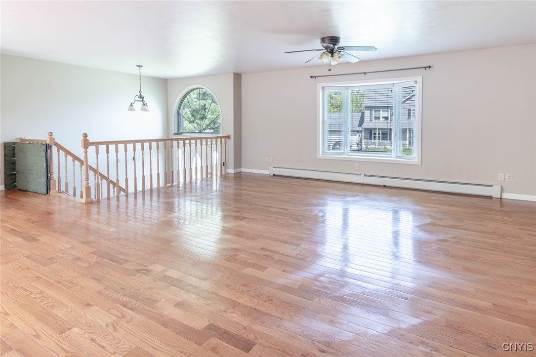 Empty room, Interior, Pendant Lights, Wood Texture Flooring