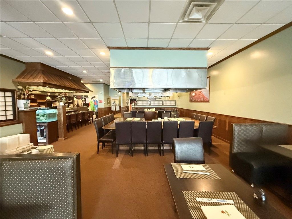 Dining room, Interior, Recessed Lighting
