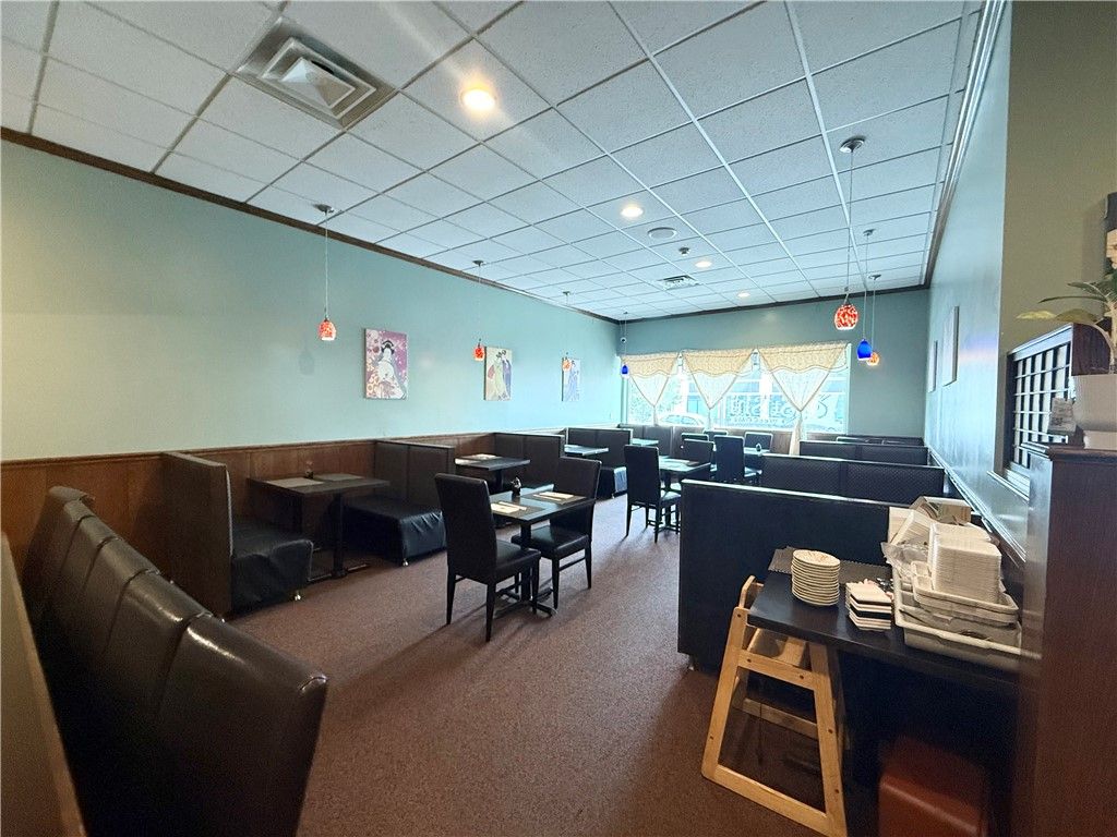 Dining room, Interior, Pendant Lights, Recessed Lighting