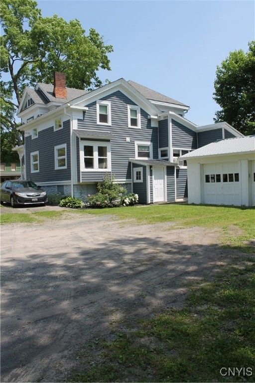 Attached, Exterior, Facade, American Craftsman