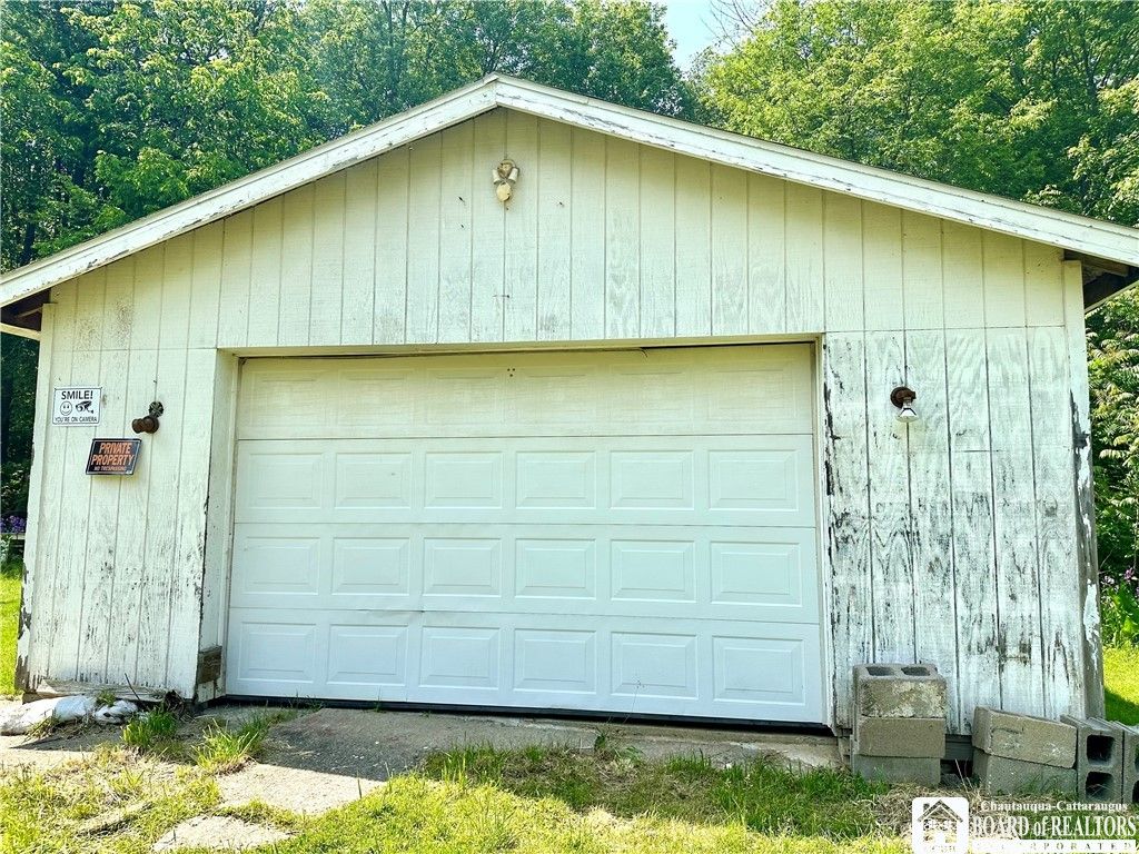 Detached Garage, Exterior