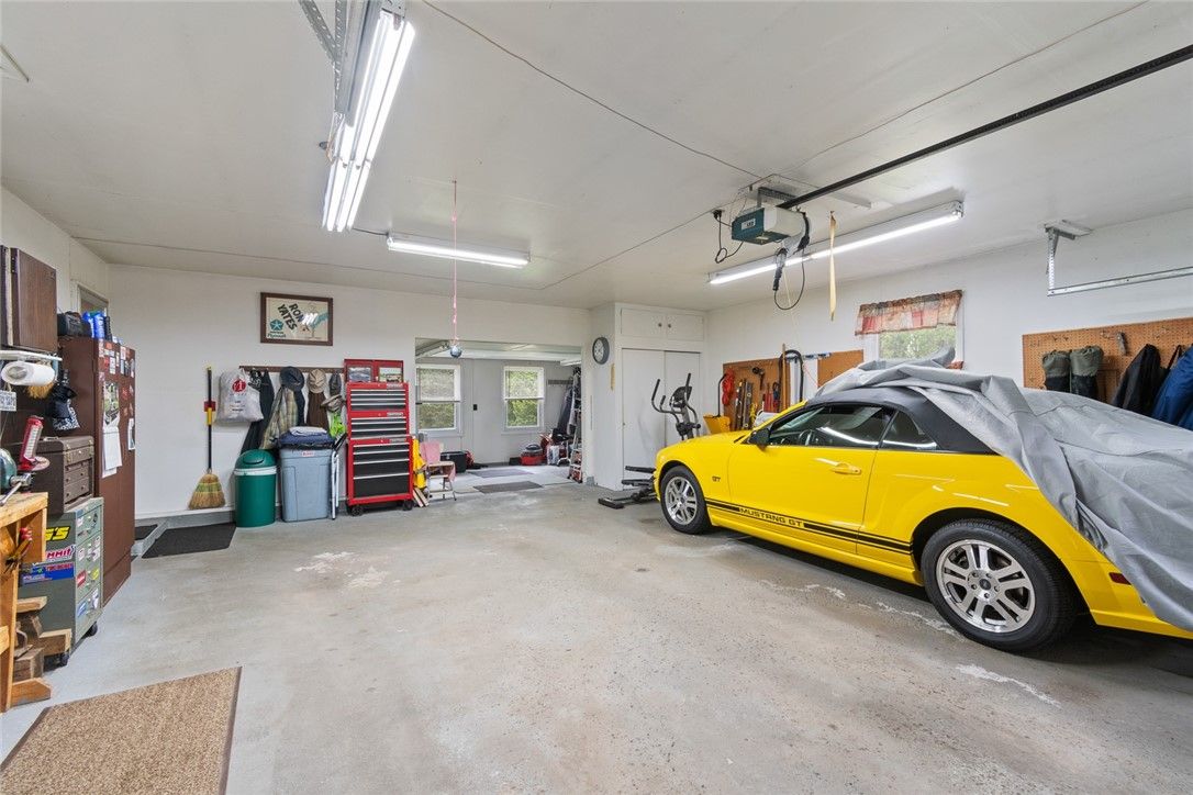Garage, Interior