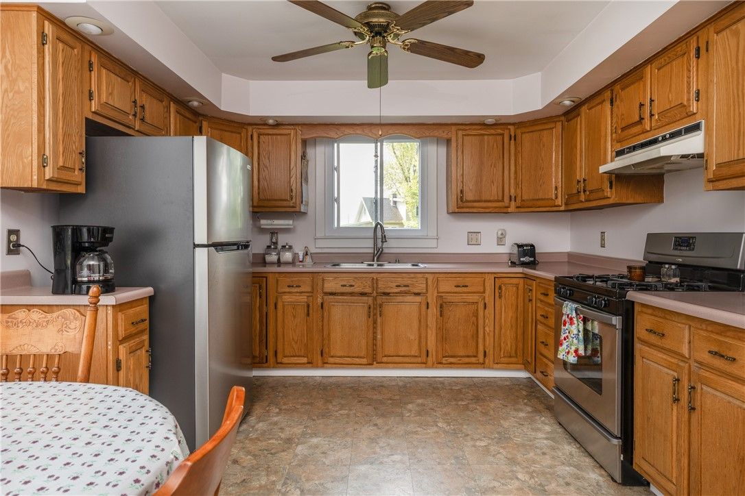 Interior, Kitchen, Pendant Lights, Stainless Steel Appliances