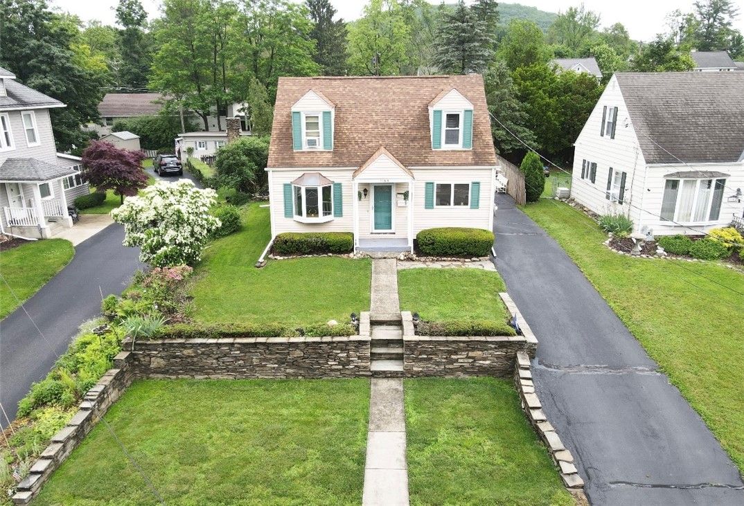 Exterior, Facade, Cape Cod