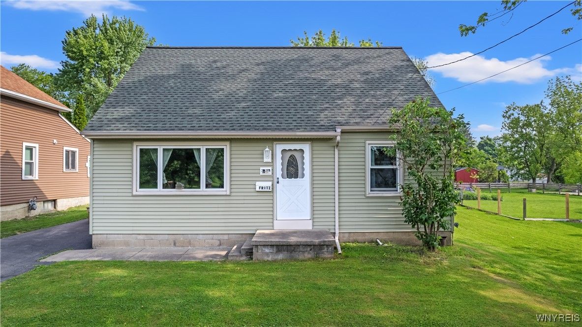 Backyard, Exterior, Facade, Cape Cod