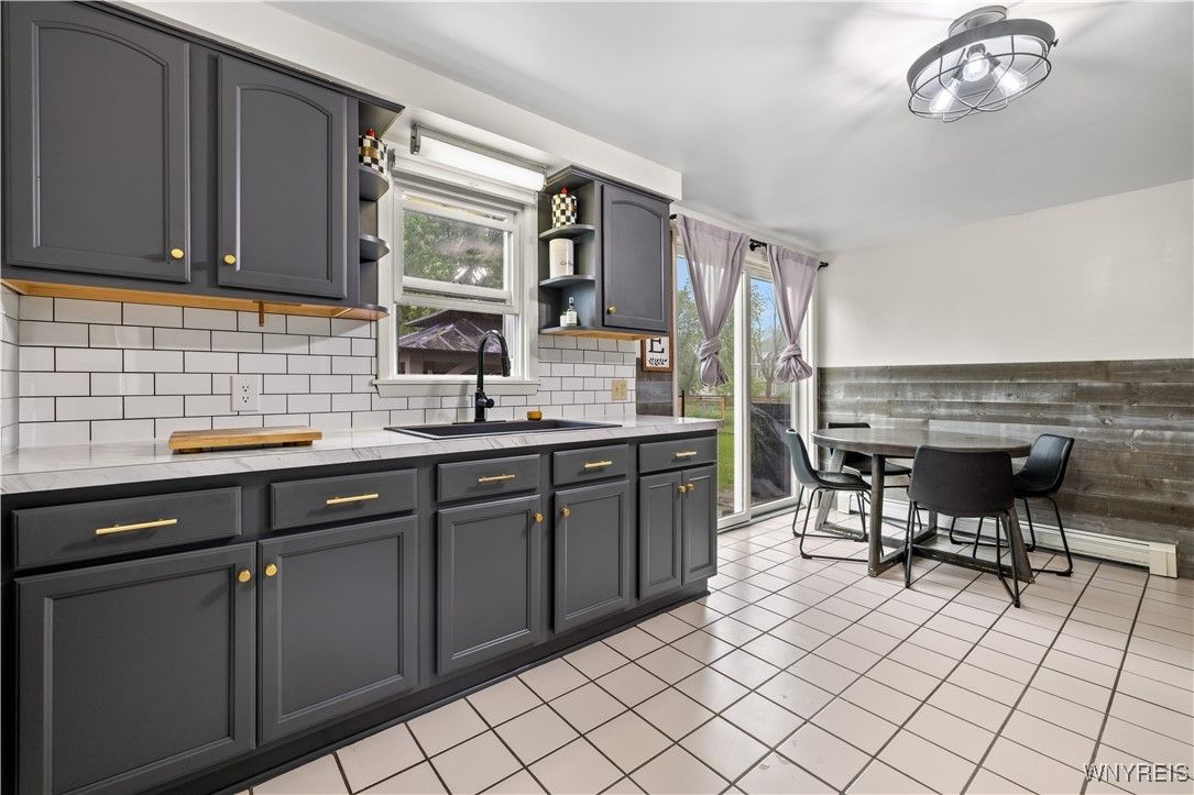 Dining room, Interior, Kitchen, Water