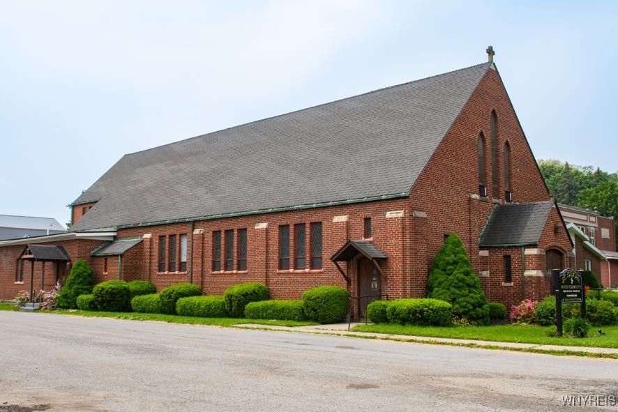 Exterior, Facade, Brick Facade, Brick Traditional