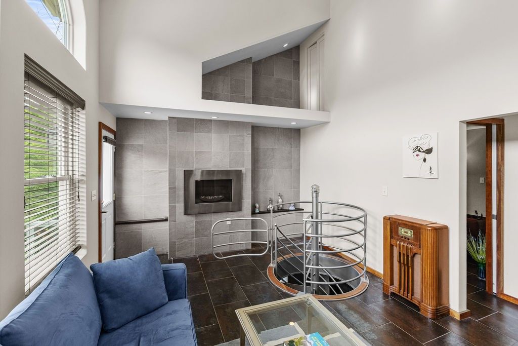 Fireplace, Interior, Recessed Lighting