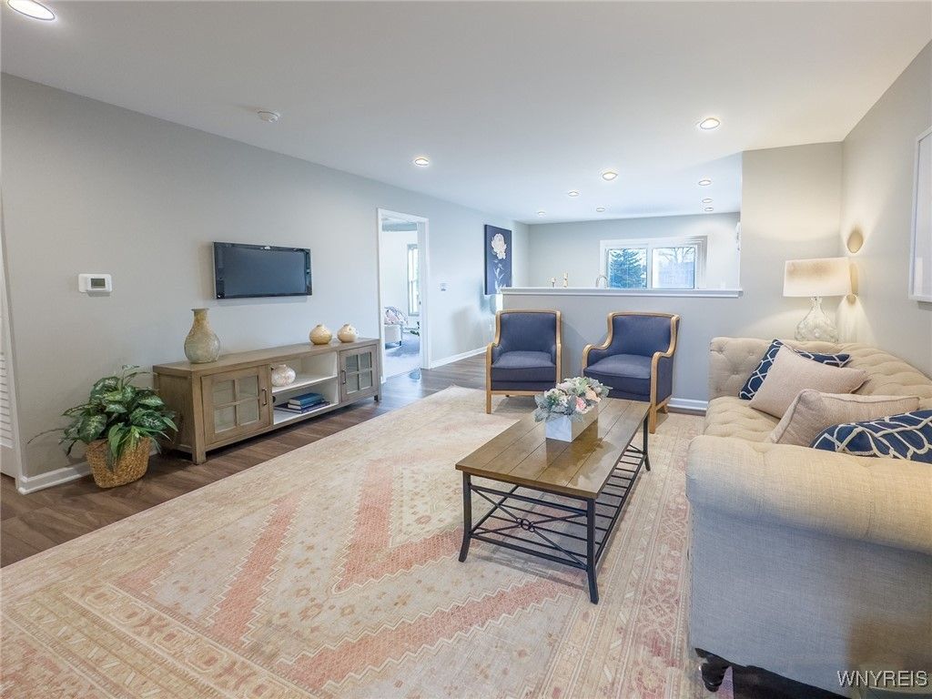 Interior, Living room, Recessed Lighting, Wood Texture Flooring