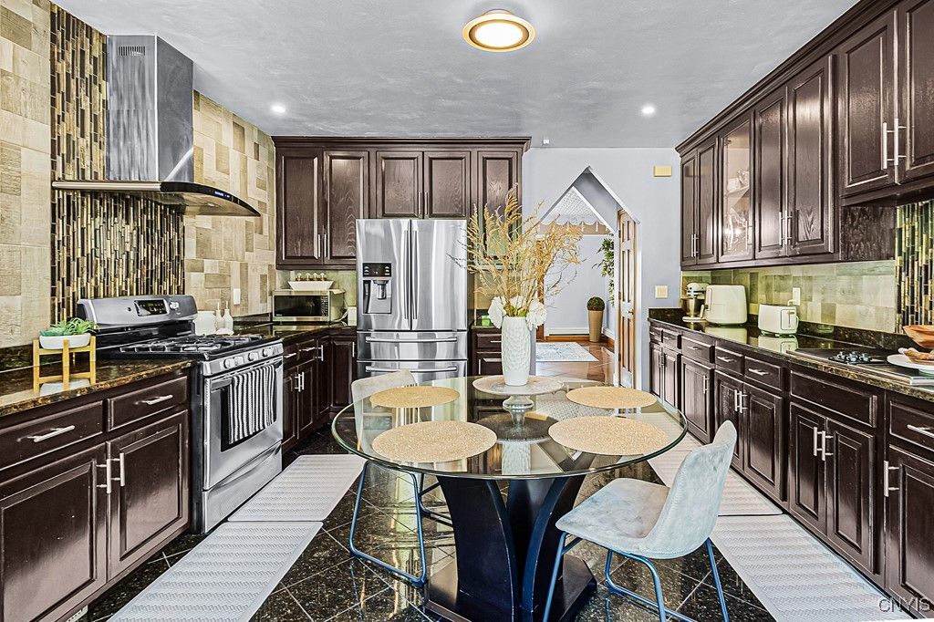 Dining room, Interior, Kitchen, Recessed Lighting, Stainless Steel Appliances