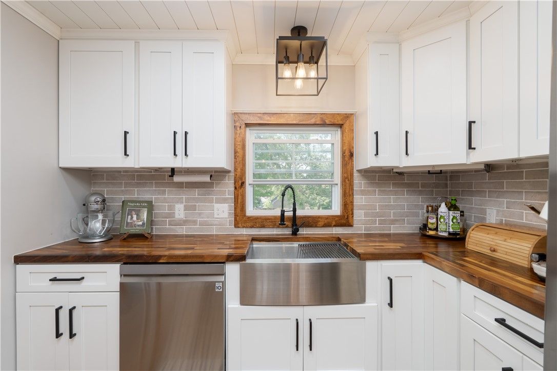 Interior, Kitchen, Pendant Lights, Stainless Steel Appliances