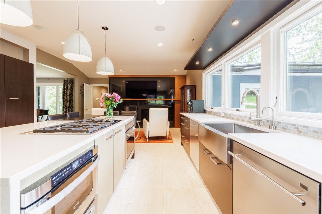 Dining room, Interior, Kitchen, Pendant Lights, Recessed Lighting, Stainless Steel Appliances