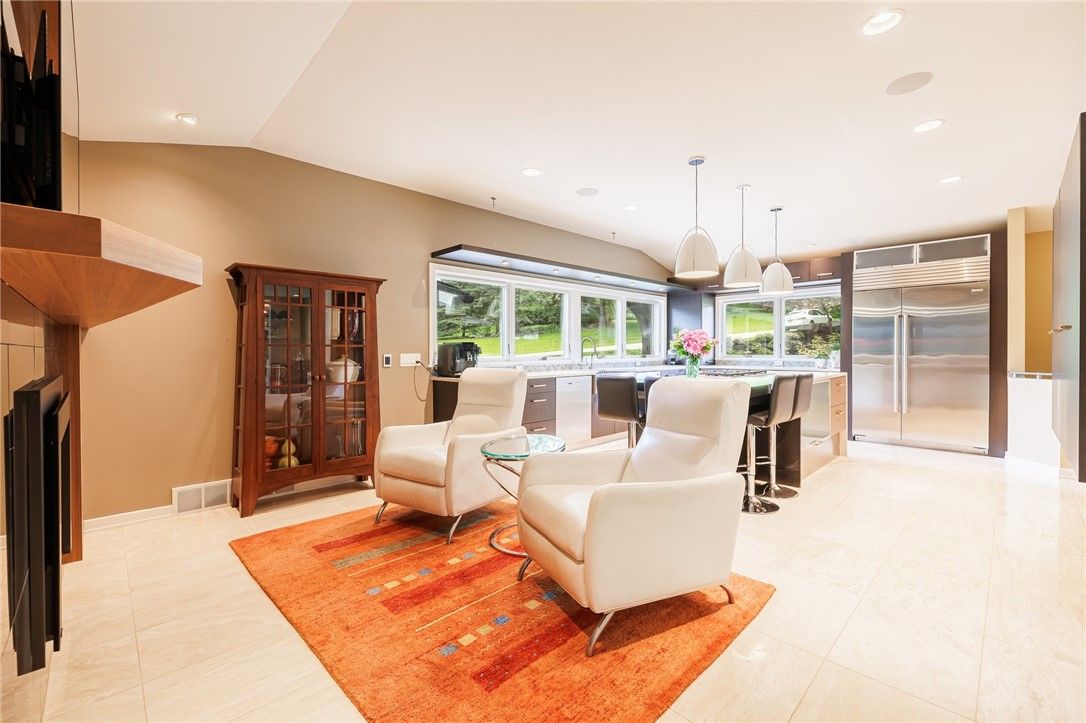 Interior, Kitchen, Living room, Pendant Lights, Recessed Lighting, Stainless Steel Appliances