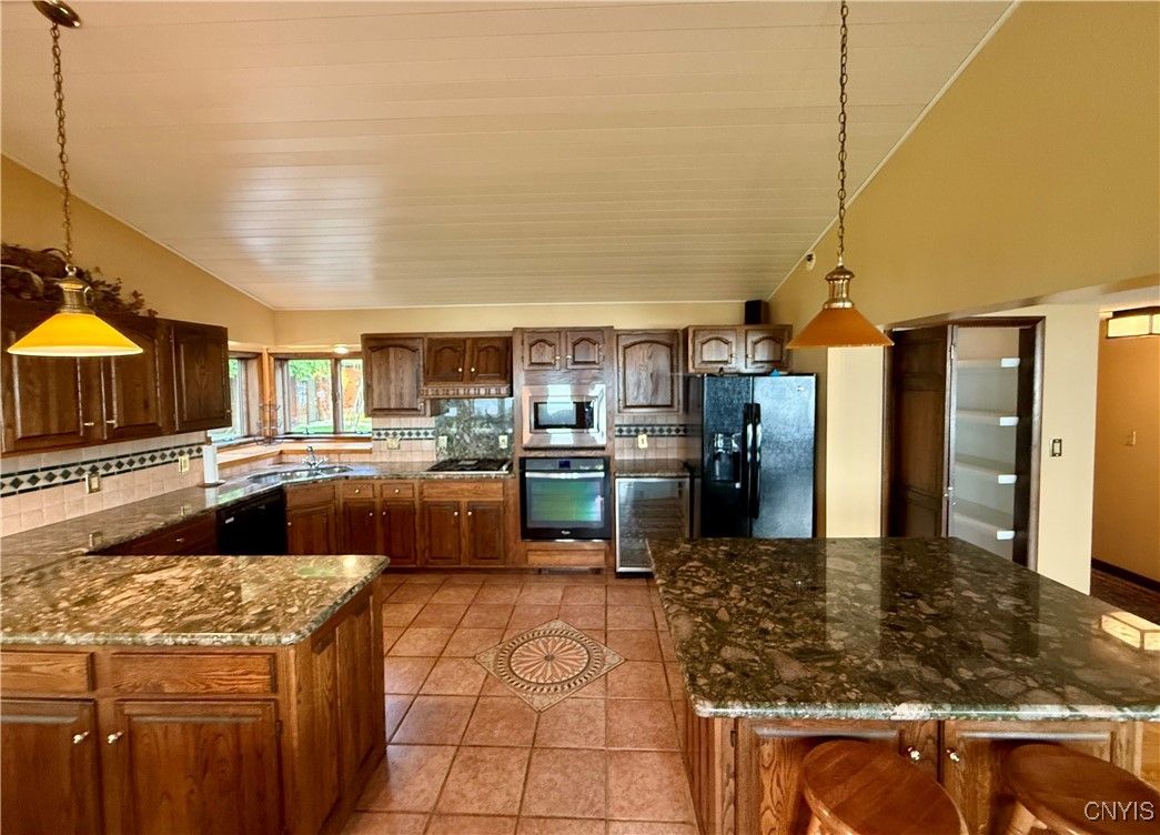 Interior, Kitchen, Pendant Lights, Stainless Steel Appliances