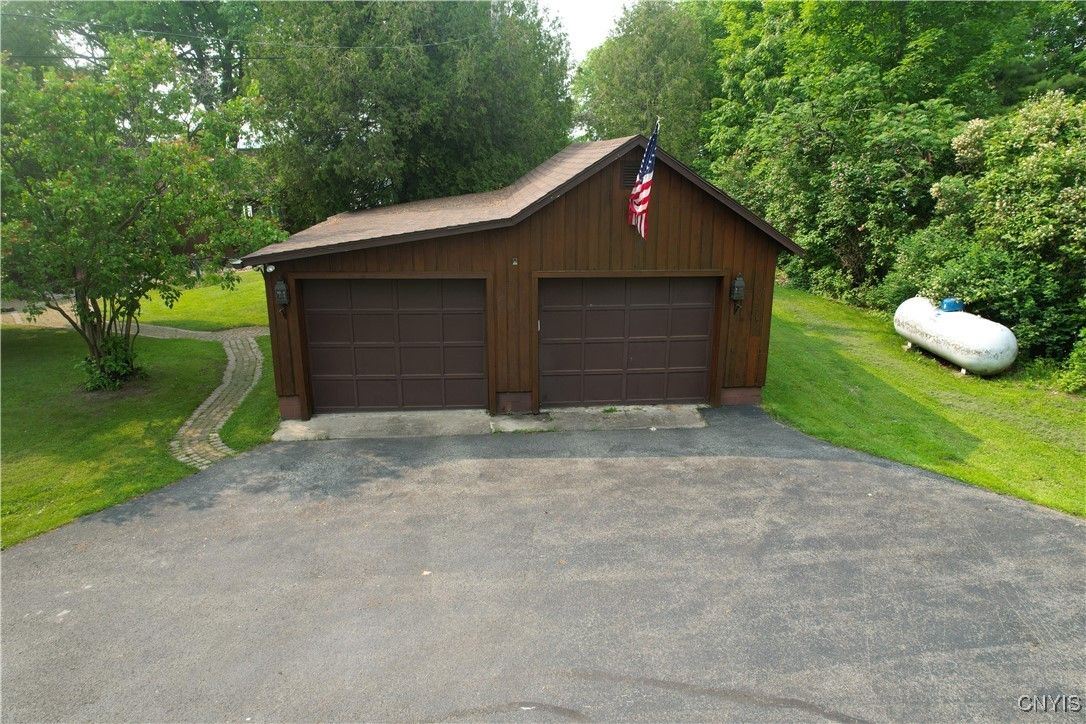 Detached Garage, Exterior
