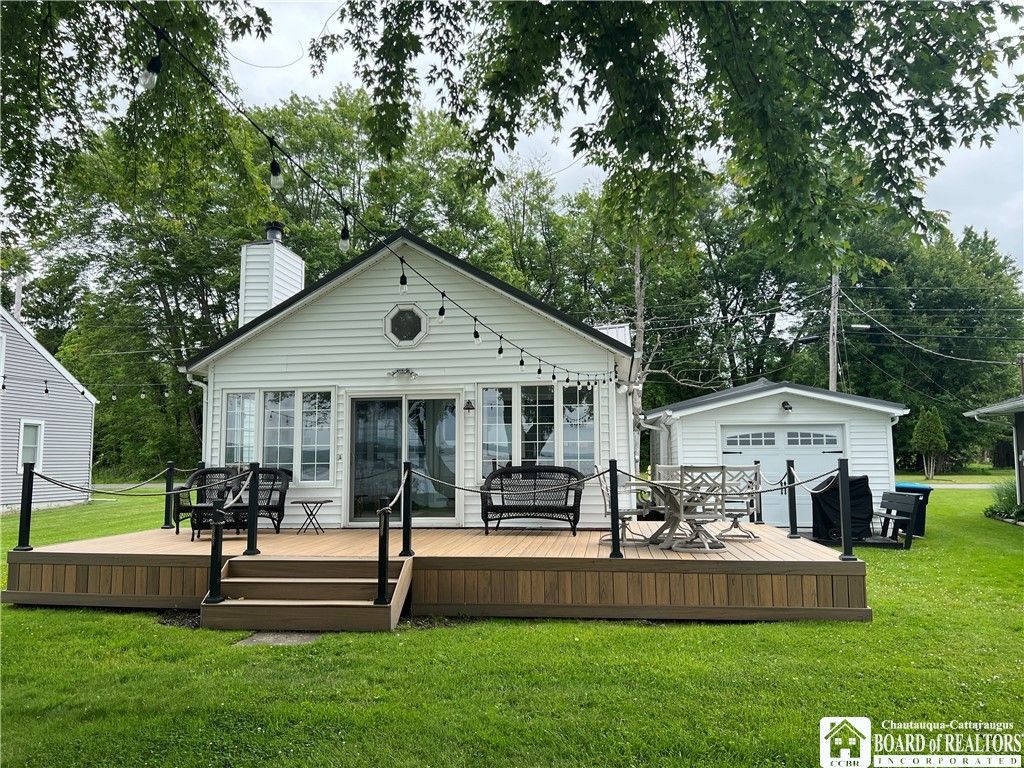 Backyard, Detached Garage, Exterior, Hot Tub