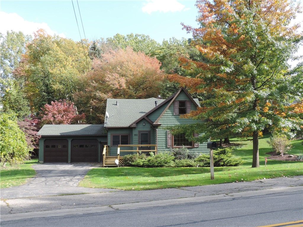 Attached, Exterior, Facade, Cape Cod