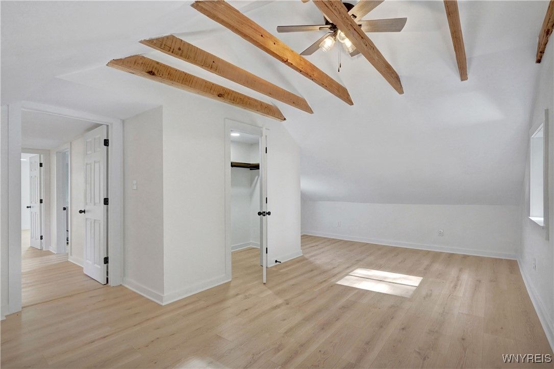 Empty room, Interior, Wooden Beams, Wood Texture Flooring