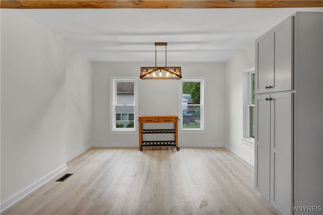 Interior, Pendant Lights, Wood Texture Flooring