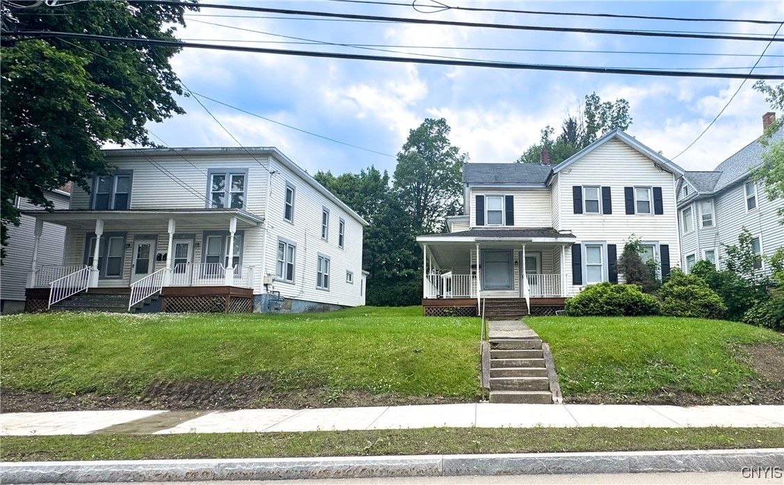 Exterior, Facade, Farmhouse