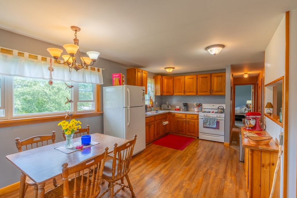 Chandelier, Dining room, Interior, Kitchen, Wood Texture Flooring