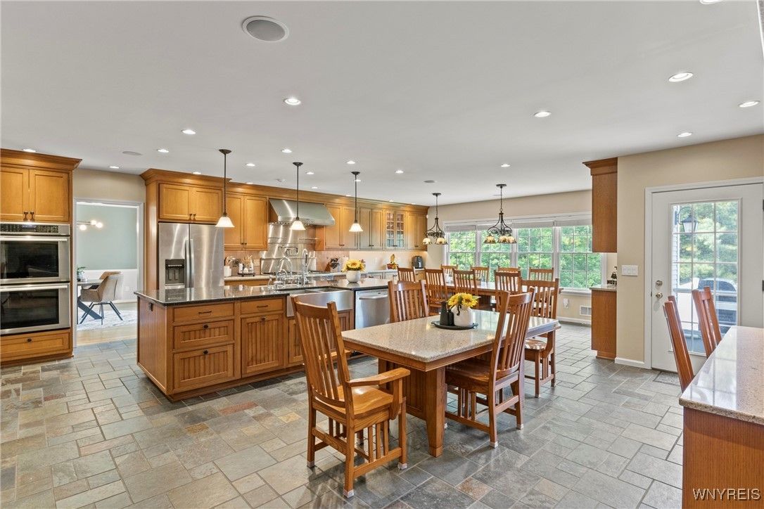 Dining room, Interior, Kitchen, Pendant Lights, Recessed Lighting, Stainless Steel Appliances