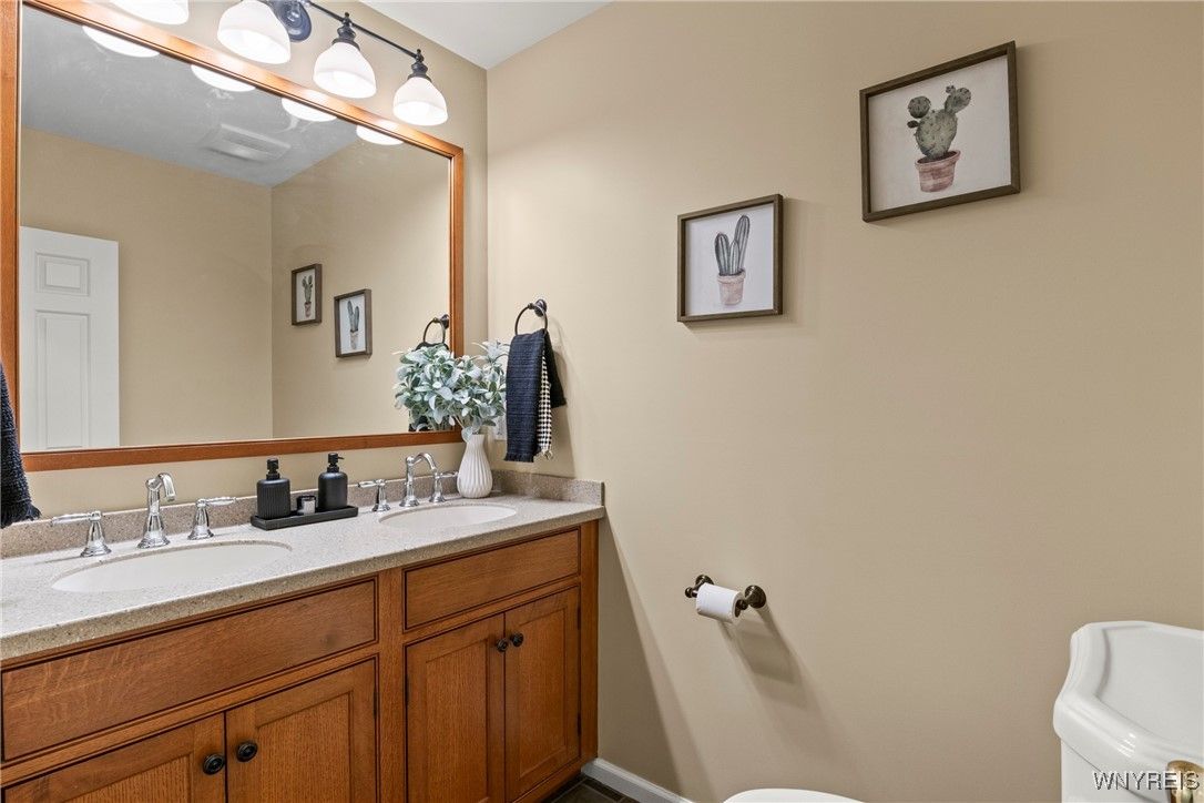 Bathroom, Dual Sink Vanities, Interior