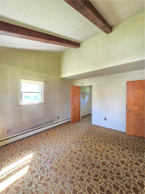 Empty room, Interior, Wooden Beams