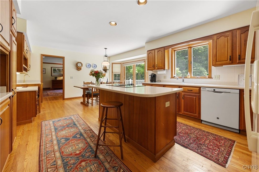 Dining room, Interior, Kitchen, Pendant Lights, Recessed Lighting, Wood Texture Flooring