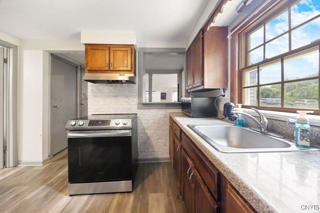 Interior, Kitchen, Stainless Steel Appliances, Wood Texture Flooring