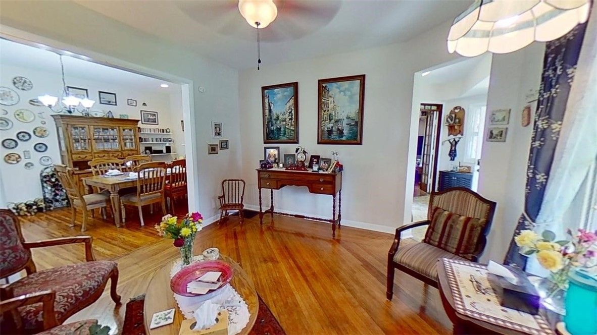 Chandelier, Dining room, Interior, Recessed Lighting, Wood Texture Flooring