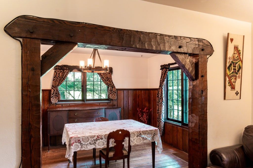 Chandelier, Interior, Wood Texture Flooring