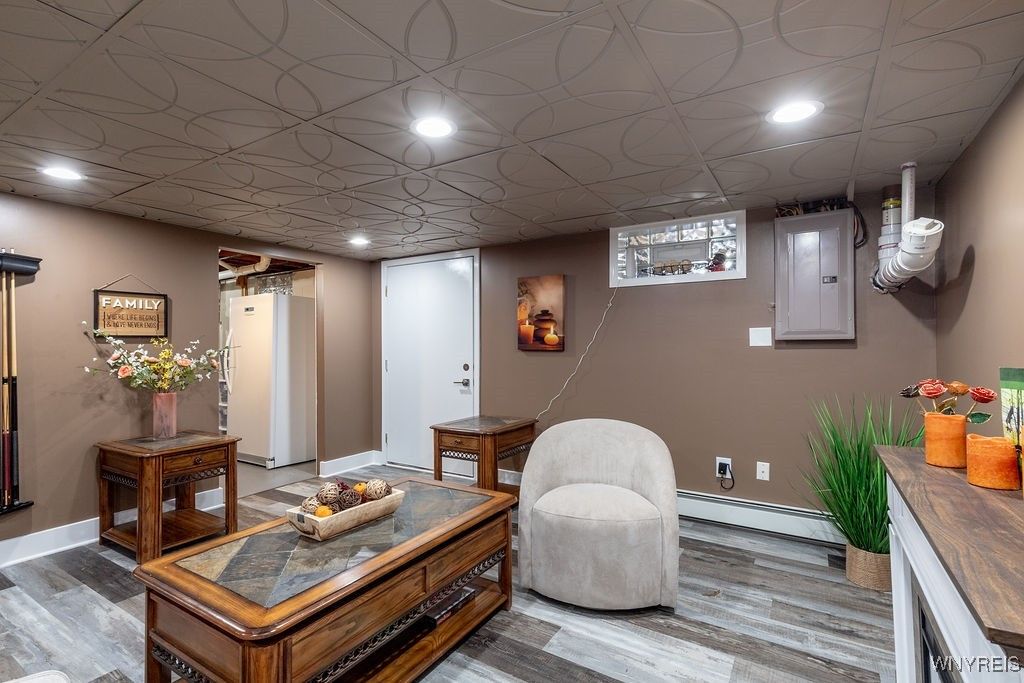 Interior, Recessed Lighting, Wood Texture Flooring