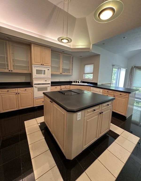 Interior, Kitchen, Pendant Lights, Recessed Lighting